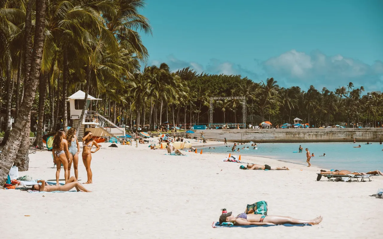 Comprendre l'économie de la Guadeloupe autour du secteur touristique pour mieux agir — Quand le tourisme progresse mais que les salaires peinent à suivre